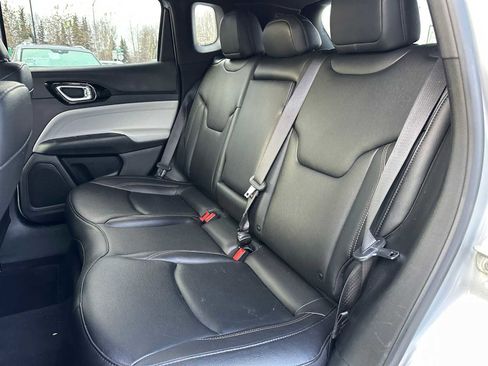 Used 2024 Jeep Compass Limited image 17