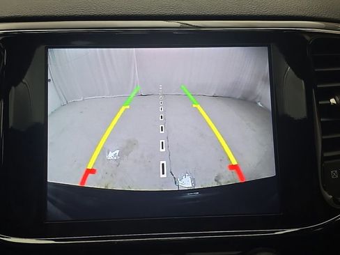 Used 2020 Jeep Grand Cherokee Altitude image 18