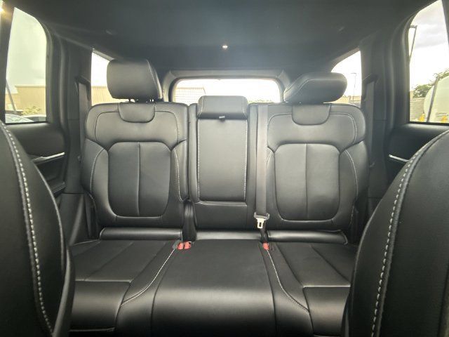 Used 2024 Jeep Grand Cherokee Limited w/ Black Appearance Package AWD/4WD image 22