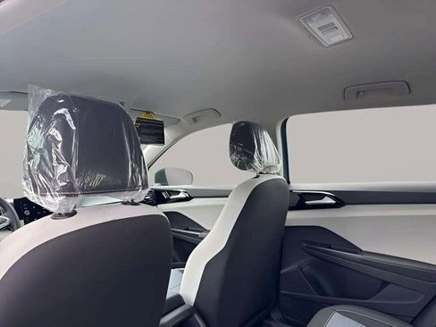 New 2025 Volkswagen Taos S image 7