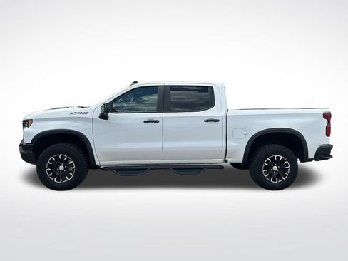 Used 2022 Chevrolet Silverado 1500 ZR2 w/ Technology Package AWD/4WD image 3