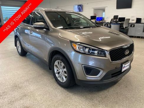 Used 2017 Kia Sorento AWD w/ LX Convenience Package image 3