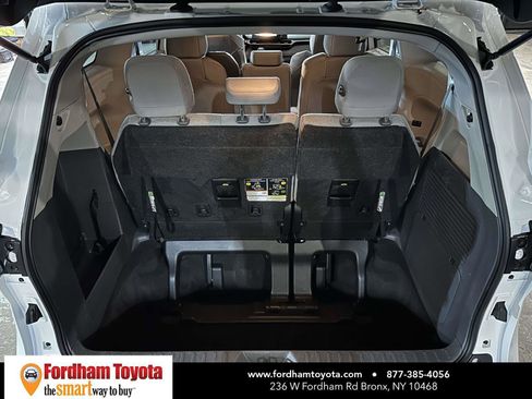 Used 2024 Toyota Sienna LE FWD image 14