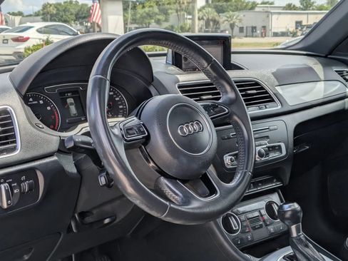 Used 2018 Audi Q3 2.0T Premium FWD image 16