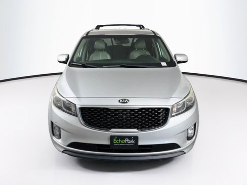 Used 2017 Kia Sedona SX FWD image 2