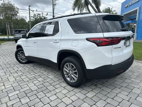 Used 2022 Chevrolet Traverse LT FWD image 17