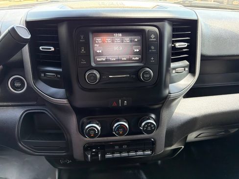 Used 2024 RAM 3500 Tradesman w/ Chrome Appearance Group AWD/4WD image 27