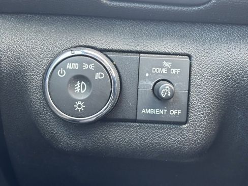 Used 2017 Chevrolet Traverse LT w/ Style and Technology Package image 21