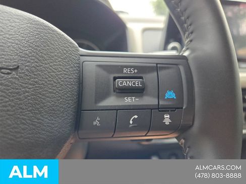 Used 2025 Nissan Rogue SV FWD image 25