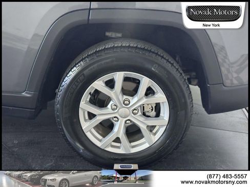 Used 2023 Jeep Grand Cherokee Limited AWD/4WD image 6