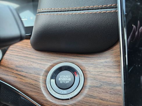 Used 2023 Jeep Grand Cherokee Summit w/ Luxury Tech Group V image 29