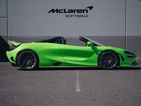 Used 2025 McLaren 750S Spider image 11