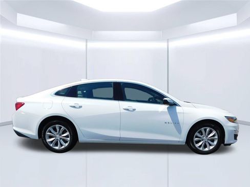 Used 2024 Chevrolet Malibu LT FWD image 2