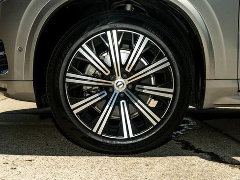 Used 2024 Volvo XC90 B6 Plus w/ Protection Package Premier AWD/4WD image 17