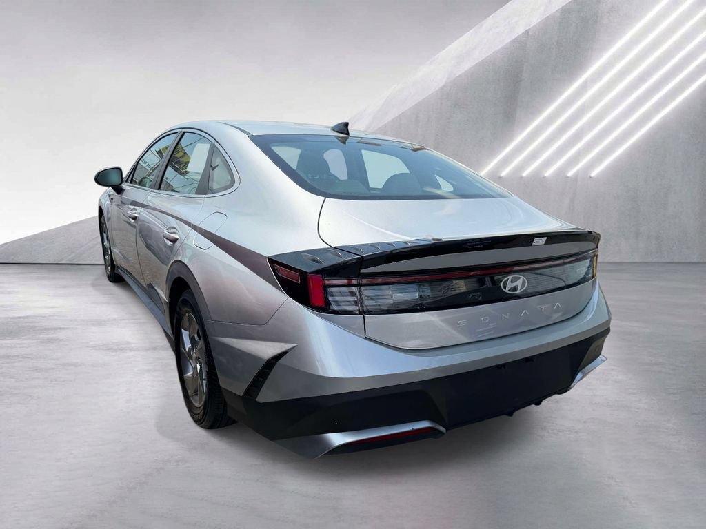 Used 2025 Hyundai Sonata SE FWD image 5