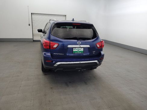 Used 2019 Nissan Pathfinder SL AWD/4WD image 6