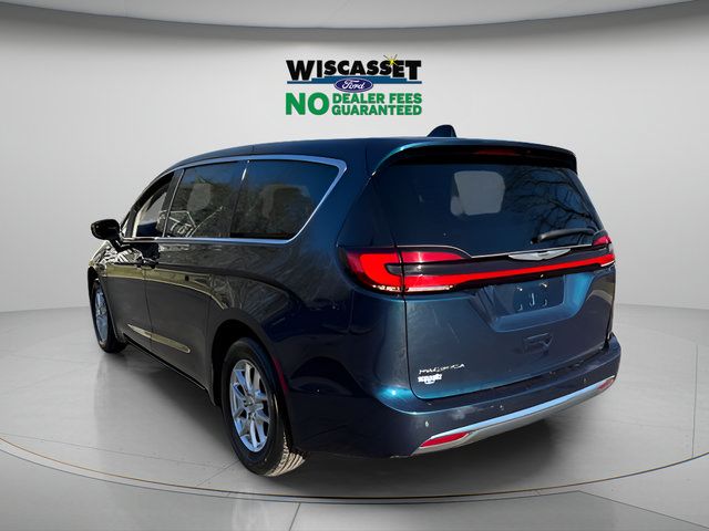 Used 2024 Chrysler Pacifica Touring-L FWD image 27