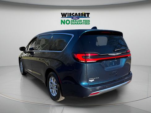Used 2024 Chrysler Pacifica Touring-L FWD image 27