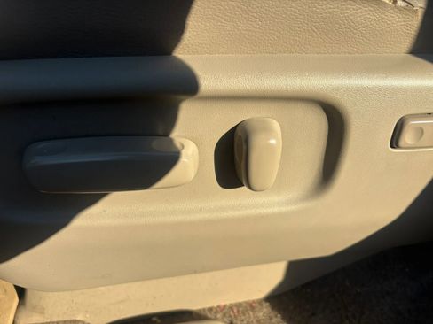 Used 2008 Toyota Sienna XLE image 16