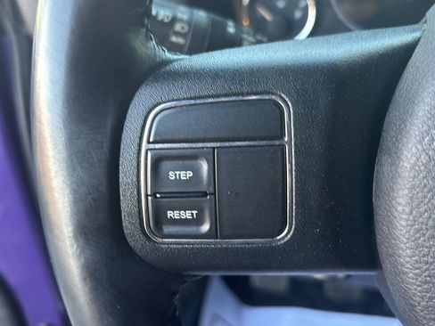 Used 2017 Jeep Wrangler Unlimited Sahara AWD/4WD image 12