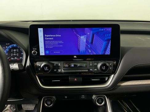 Certified 2025 Toyota Grand Highlander AWD image 19