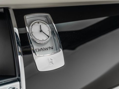 Used 2020 Rolls-Royce Dawn RWD image 28