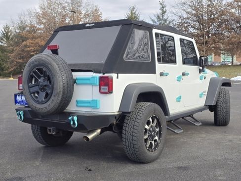 Used 2017 Jeep Wrangler Unlimited Sport w/ Connectivity Group image 12