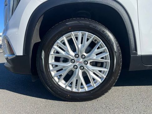 Used 2024 GMC Acadia Elevation AWD/4WD image 13