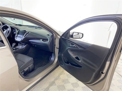 Used 2022 Chevrolet Malibu LT image 36