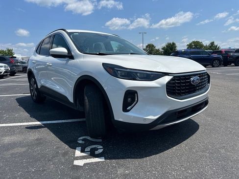 Used 2023 Ford Escape Platinum AWD/4WD image 13