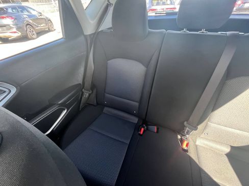 Used 2025 Kia Soul LX w/ LX Technology Package FWD image 32