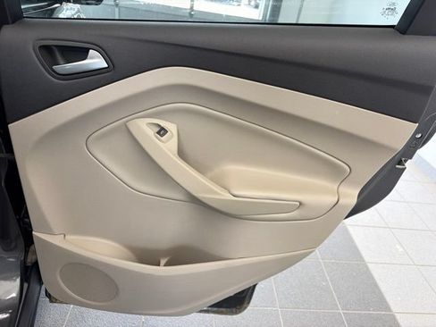 Used 2017 Ford Escape SE FWD image 10