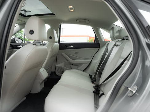 Used 2019 Volkswagen Jetta SEL FWD image 21