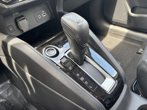 Used 2025 Nissan Versa SV FWD image 40