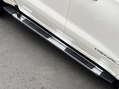 Used 2025 GMC Sierra 1500 Denali image 16