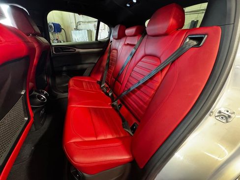 Used 2024 Alfa Romeo Stelvio Ti w/ Performance Driving Package AWD/4WD image 16