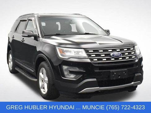 Used 2017 Ford Explorer XLT w/ Equipment Group 202A AWD/4WD image 1