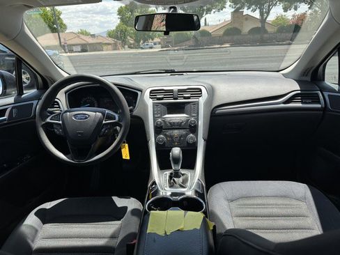 Used 2015 Ford Fusion SE FWD image 17