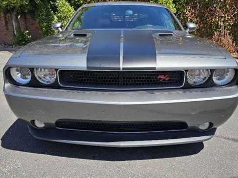 Used 2012 Dodge Challenger R/T RWD image 2