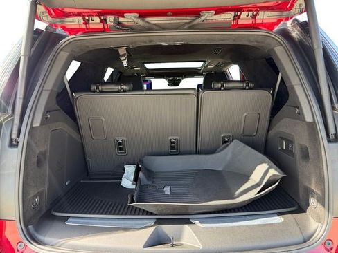 Used 2026 Cadillac Escalade Platinum Sport AWD/4WD image 18