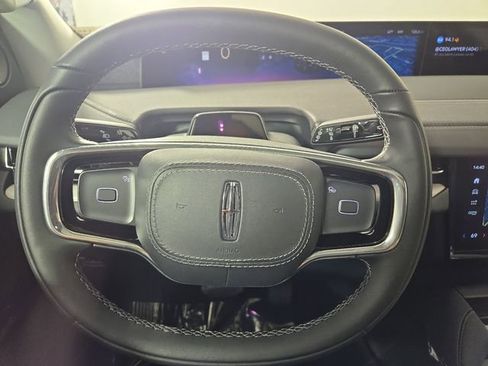 New 2025 Lincoln Navigator Reserve image 17