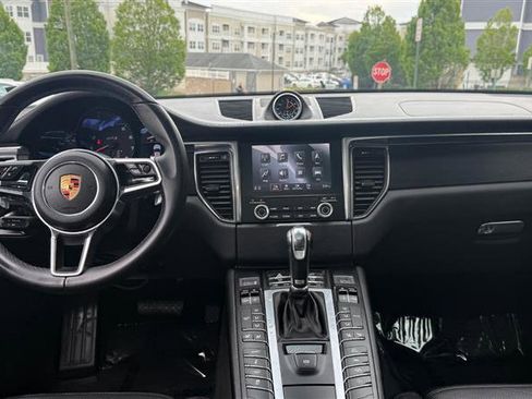 Used 2018 Porsche Macan GTS AWD/4WD image 28
