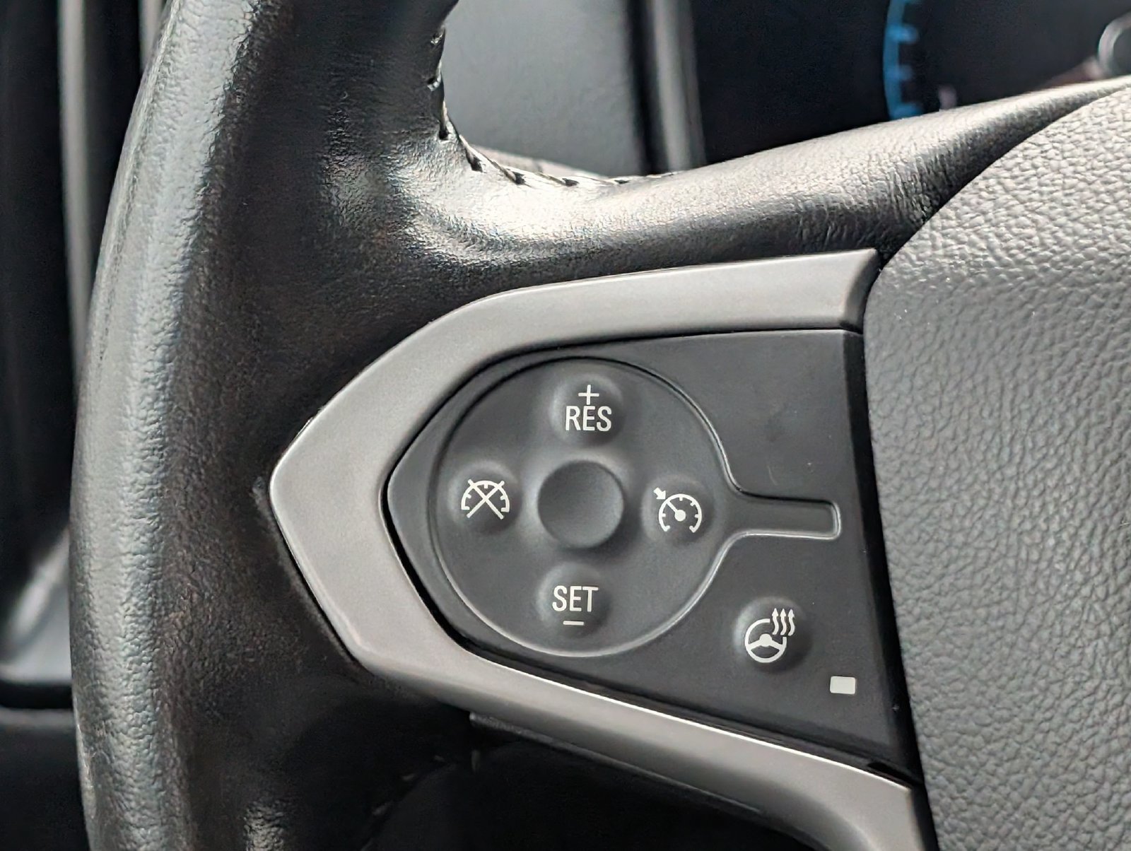 Used 2022 Chevrolet Colorado ZR2 w/ ZR2 Midnight Special Edition AWD/4WD image 18