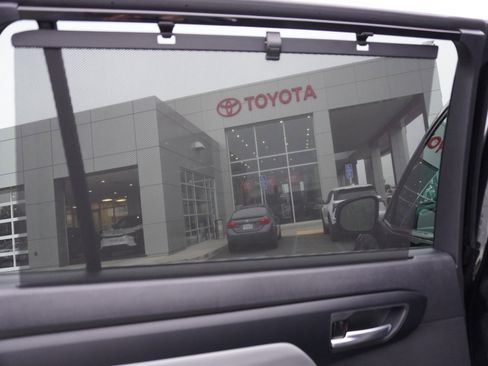 New 2026 Toyota Highlander XLE image 13