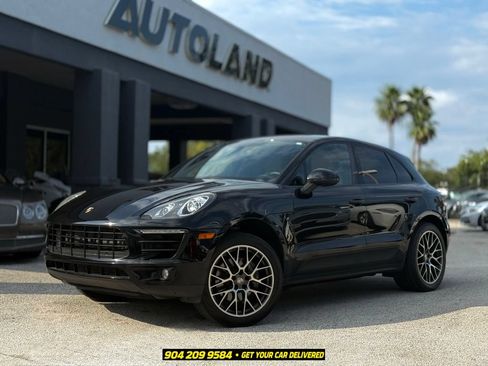 Used 2018 Porsche Macan AWD/4WD image 1