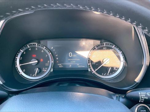 Used 2022 Toyota Highlander Platinum image 25