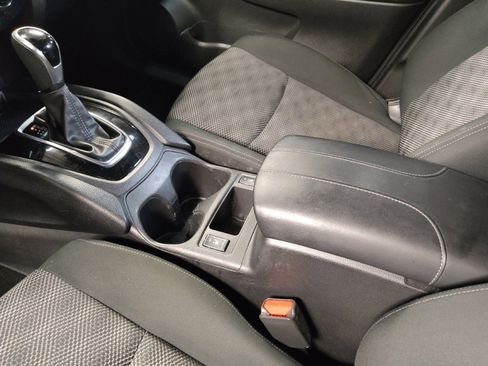 Used 2021 Nissan Rogue Sport SV image 26