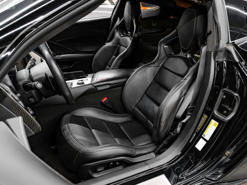 Used 2016 Chevrolet Corvette Z06 w/ 3LZ Preferred Equipment Group image 39