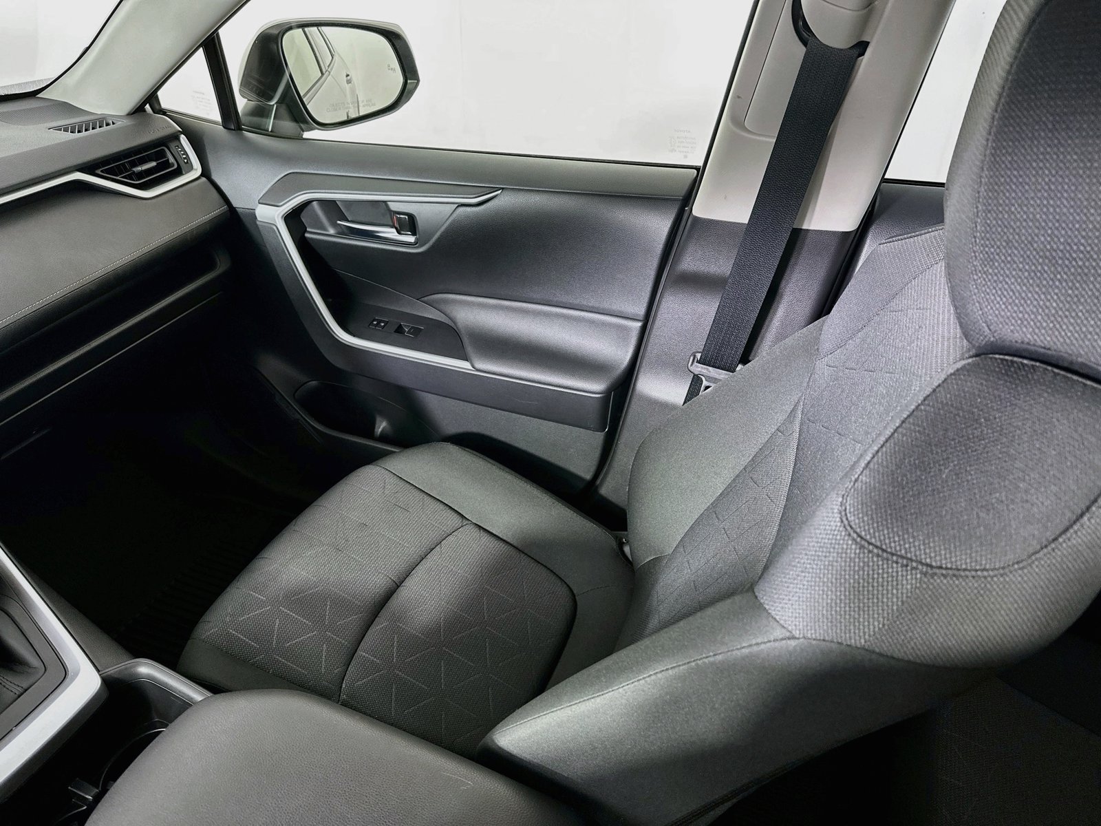 Certified 2025 Toyota RAV4 XLE AWD/4WD image 22