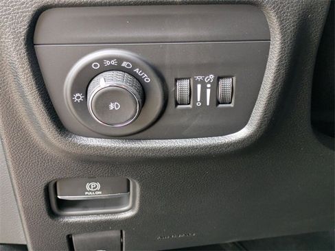 New 2025 Jeep Grand Cherokee Limited w/ Black Appearance Package image 13